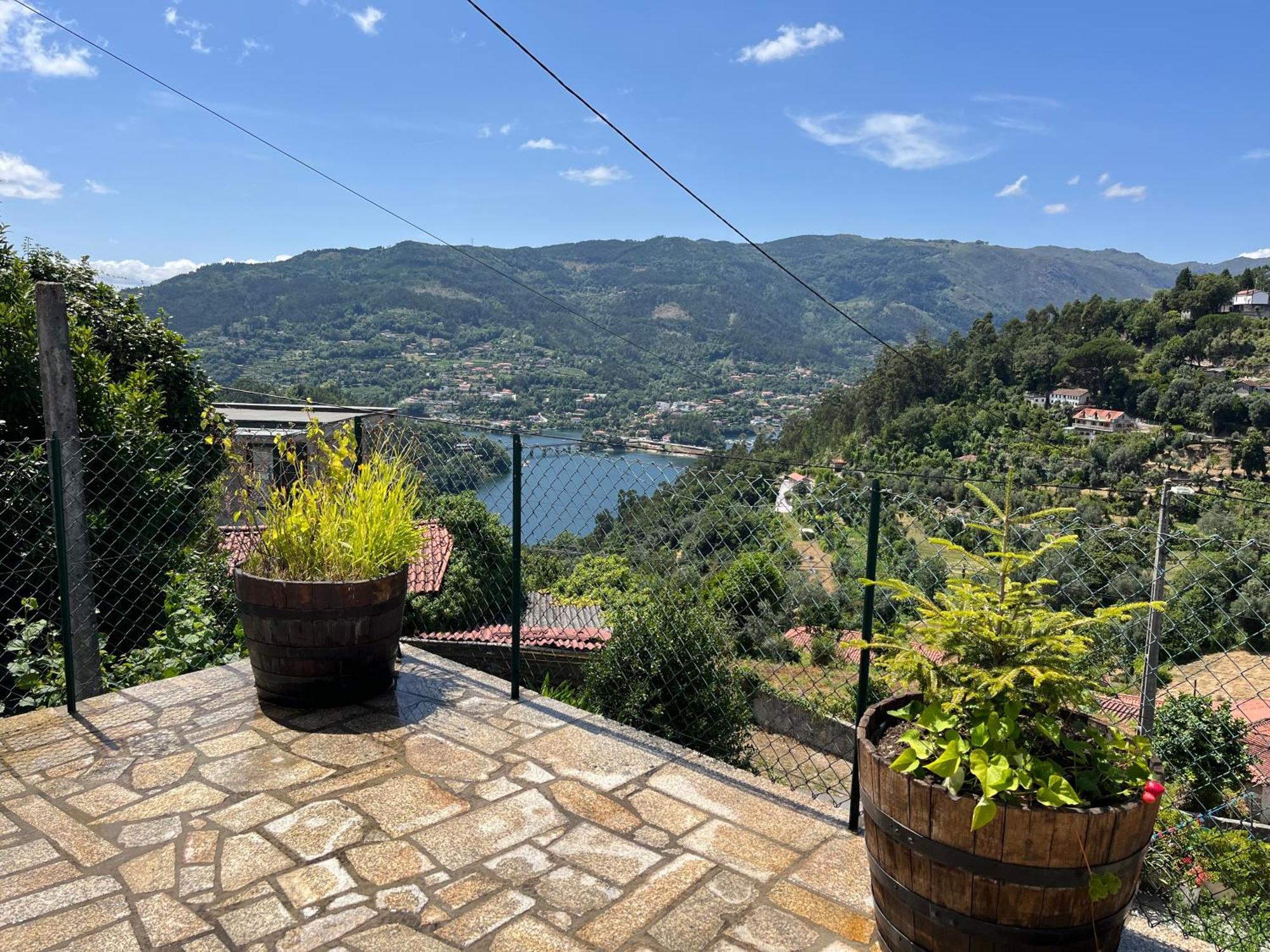 Casa Da Lage - Geres - 1 Lareira Tradicional - 1 Lareira Com Recuperador De Calor Para Aquecimento - Lenha Incluida - Vistas Rio - Piscina Sazonal Dış mekan fotoğraf