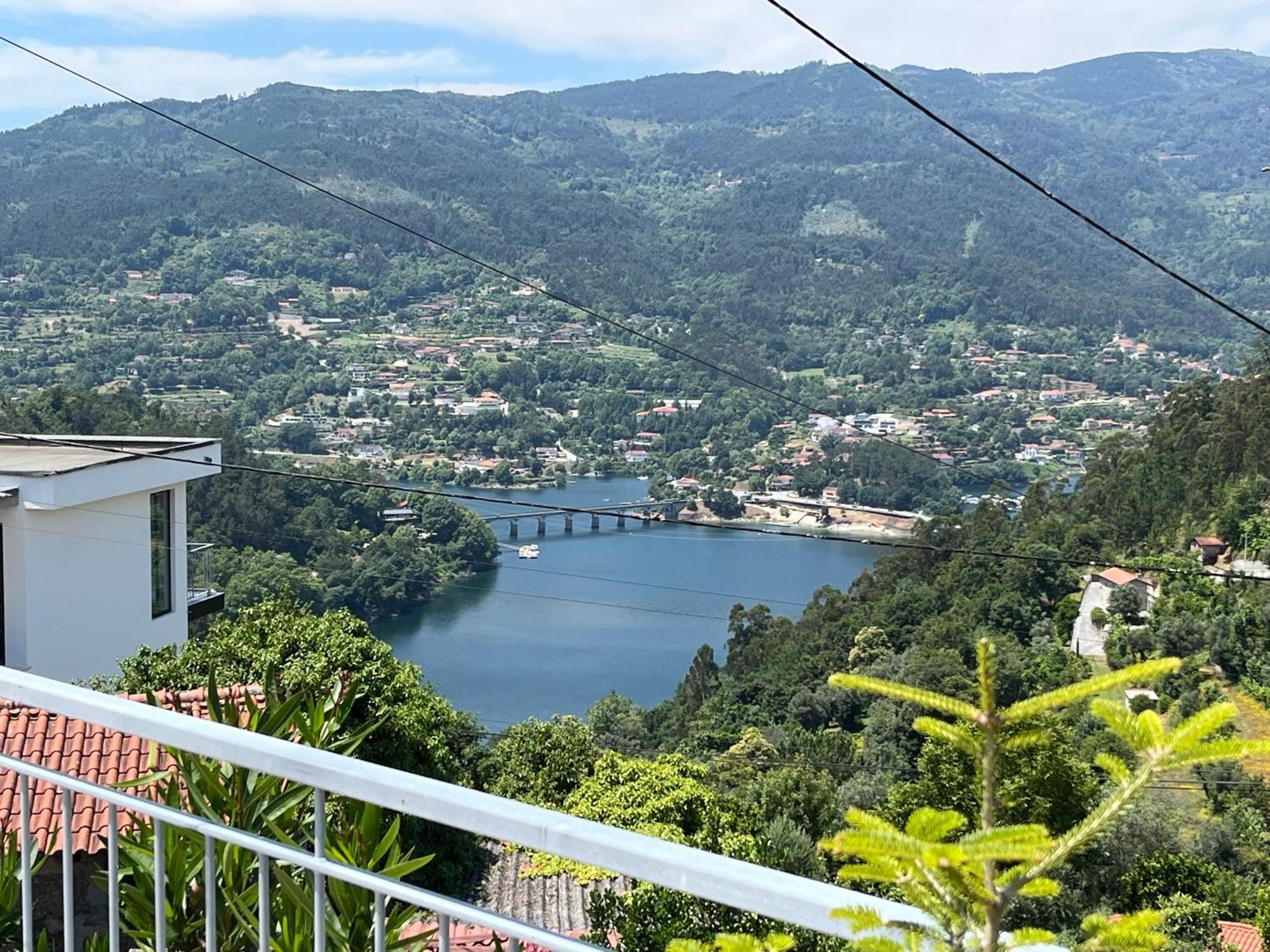 Casa Da Lage - Geres - 1 Lareira Tradicional - 1 Lareira Com Recuperador De Calor Para Aquecimento - Lenha Incluida - Vistas Rio - Piscina Sazonal Dış mekan fotoğraf