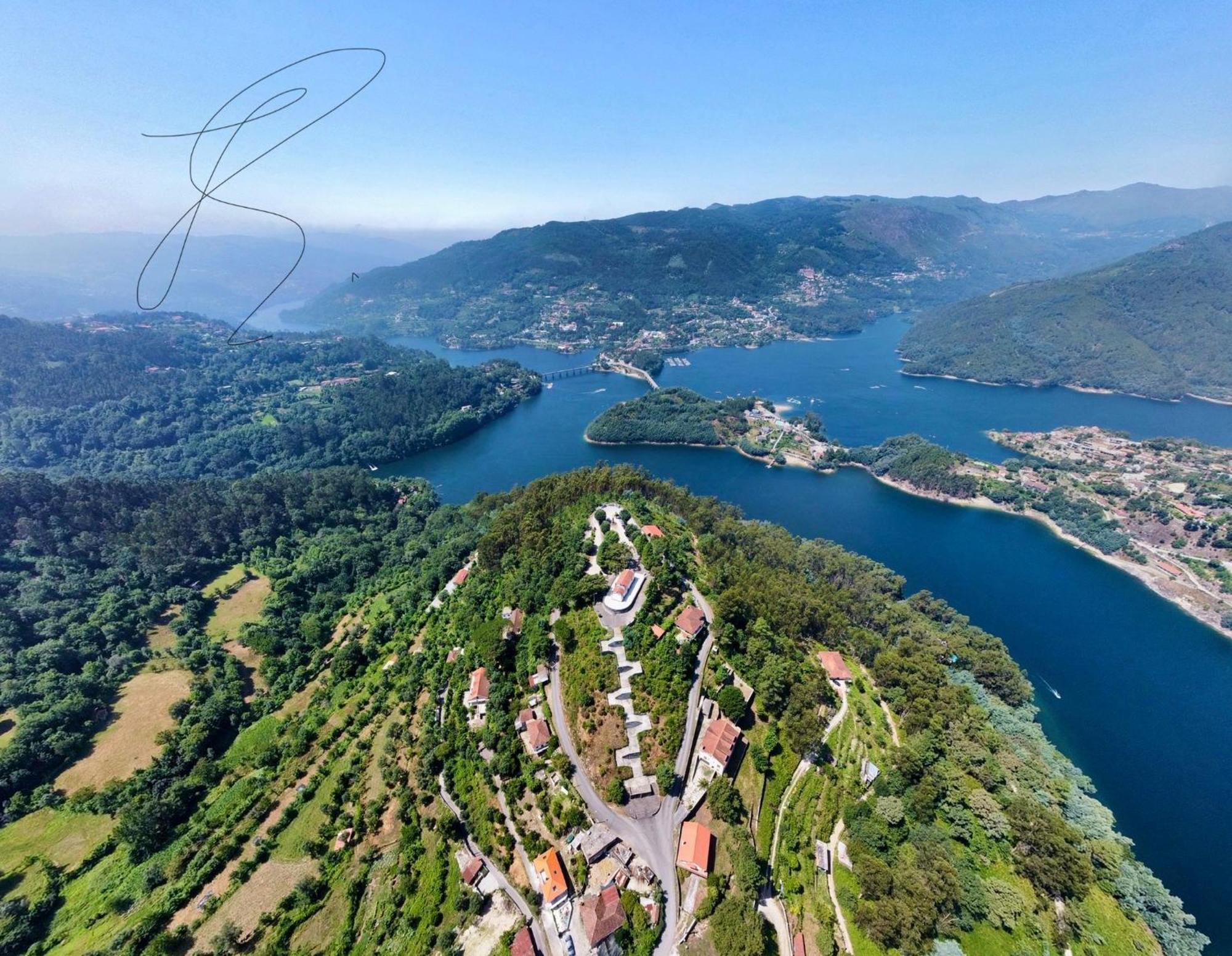 Casa Da Lage - Geres - 1 Lareira Tradicional - 1 Lareira Com Recuperador De Calor Para Aquecimento - Lenha Incluida - Vistas Rio - Piscina Sazonal Dış mekan fotoğraf